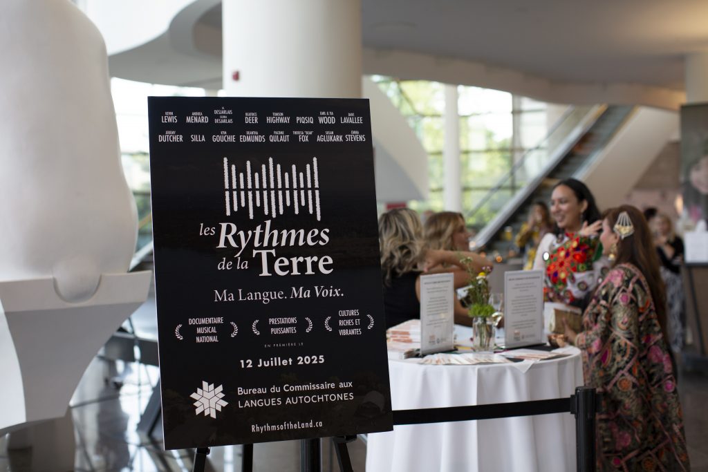 Histoire en vedette : La première de Rhythms of the Land donne vie à la langue à travers la chanson et le récit